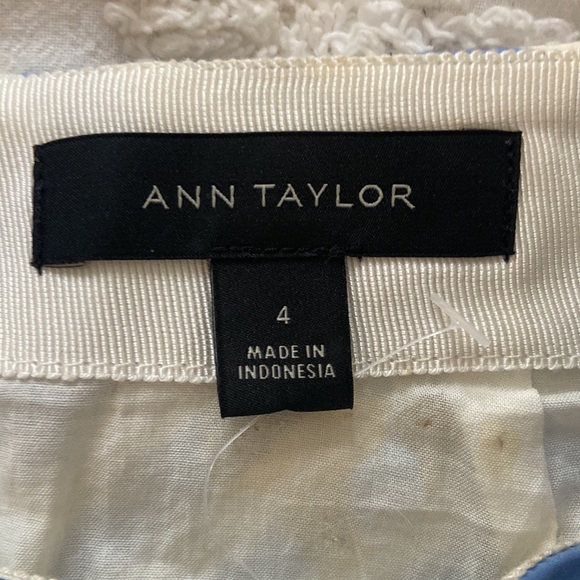 White and blue striped skirt - Picture 2 of 2